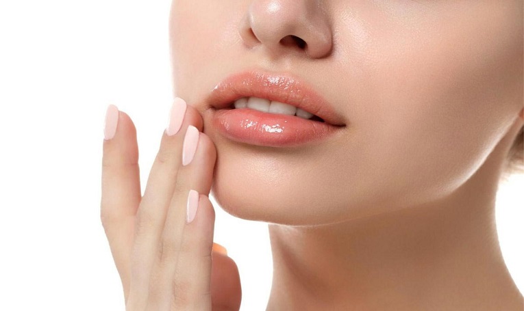 برترین کلینیک تزریق ژل لب در اندیشه فاز یک