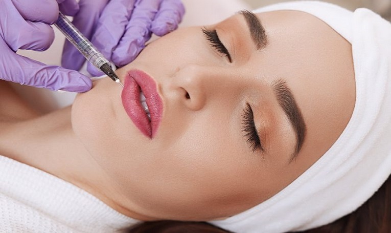 برترین کلینیک تزریق فیلر در فردیس
